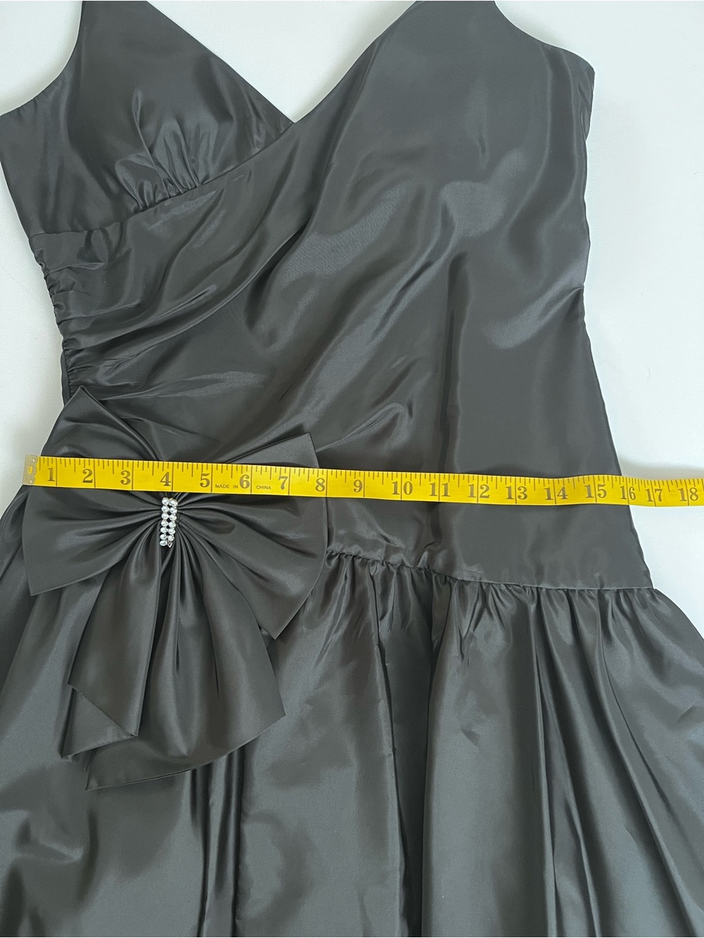 BCBG Paris Black Cocktail Dress Tulle
Underskirt /Bow w/Rhinestone SZ 8
Formal - Picture 11 of 15
